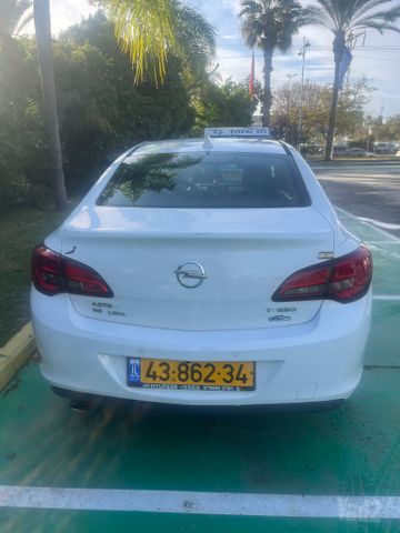 אופל אסטרה