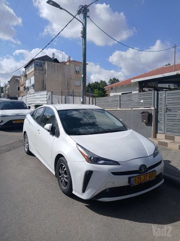 טויוטה פריוס