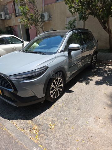 טויוטה קורולה קרוס