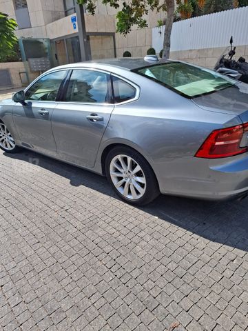 וולוו S90