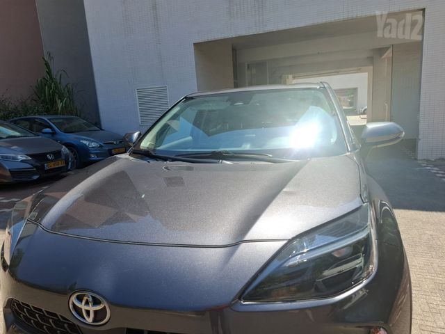 מודעת רכב טויוטה יאריס קרוס