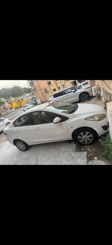 מודעת רכב מאזדה 2