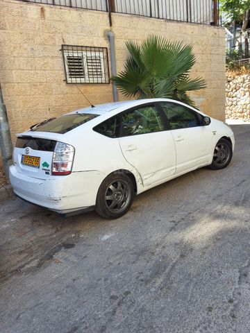 טויוטה פריוס