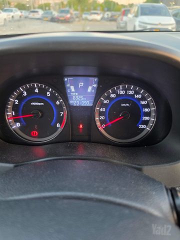 יונדאי אקסנט i25