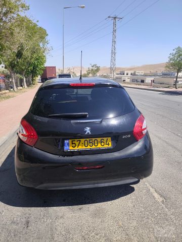 פיג'ו 208