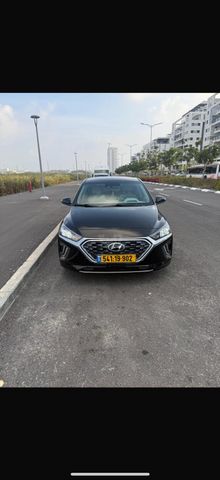 יונדאי איוניק