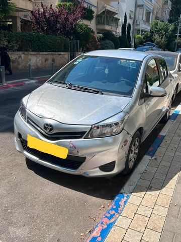 טויוטה יאריס