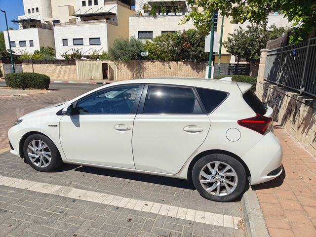 מודעת רכב טויוטה אוריס