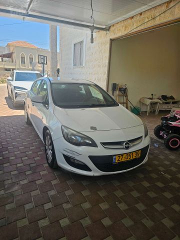 אופל אסטרה
