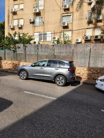 קיה נירו פלוס