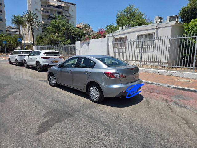 מודעת רכב מאזדה 3