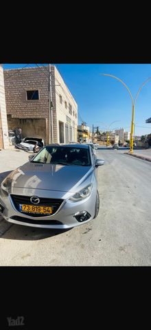 מודעת רכב מאזדה 3