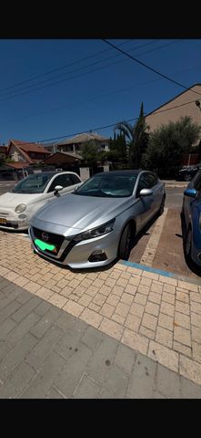 ניסאן אלטימה