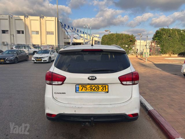 מודעת רכב קיה קארנס