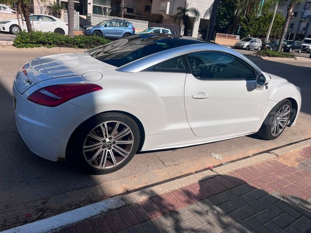פיג'ו RCZ