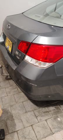 סובארו B4/לגאסי