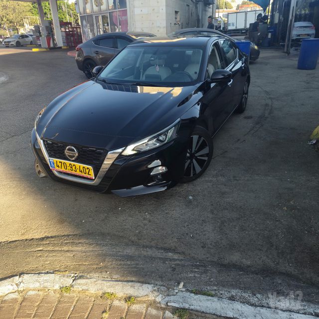 ניסאן אלטימה