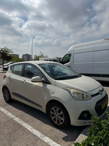 יונדאי i10