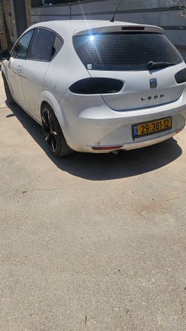 סיאט לאון