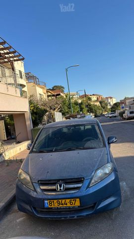מודעת רכב הונדה FR-V