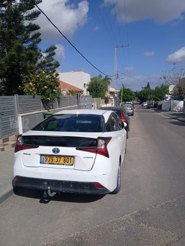 טויוטה פריוס