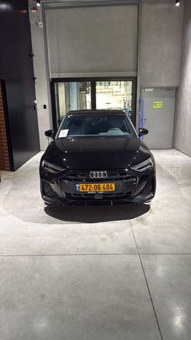 A3 S-Line Luxury אוט׳ האצ'בק 5 דל 1.5 (150 כ״ס)
