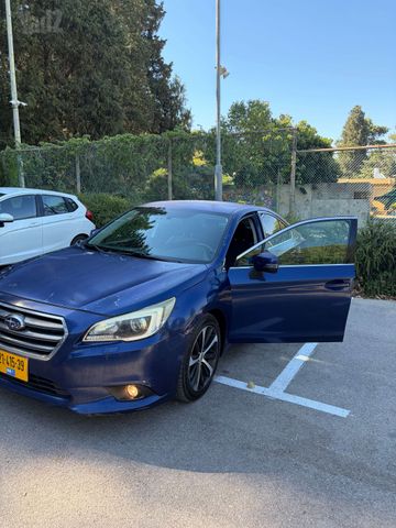 סובארו B4/לגאסי