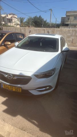 מודעת רכב אופל אינסיגניה