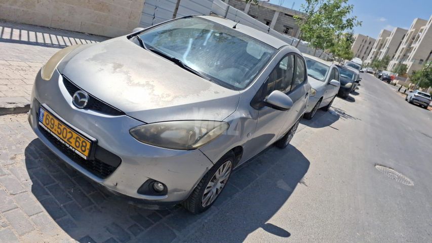 מודעת רכב מאזדה 2