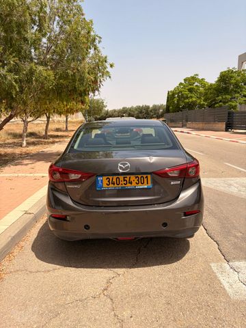 מאזדה 3