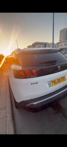 פיג'ו 3008