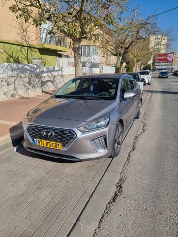 יונדאי איוניק