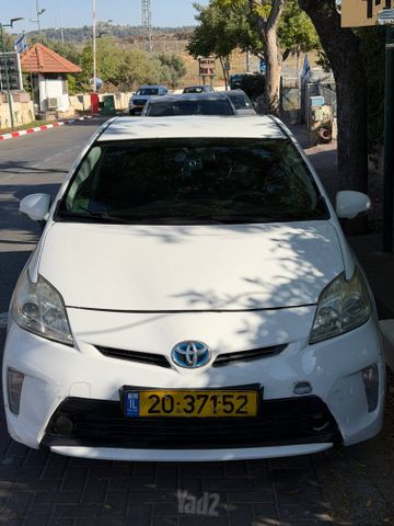 טויוטה פריוס