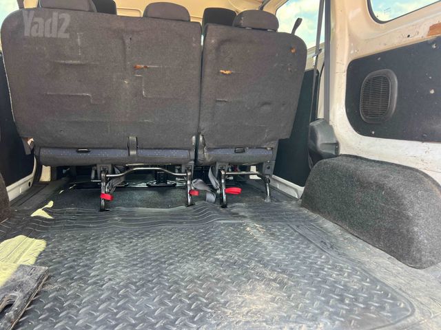 ניסאן NV200