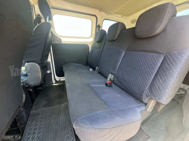 ניסאן NV200