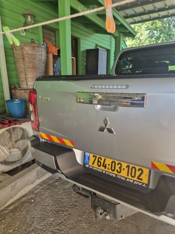 מיצובישי טרייטון / L200