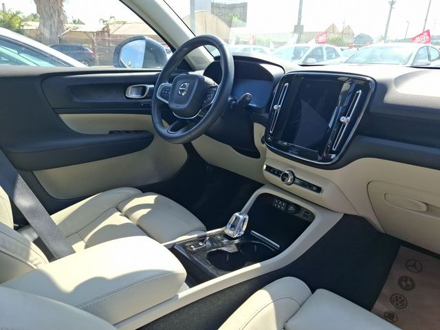 וולוו XC40