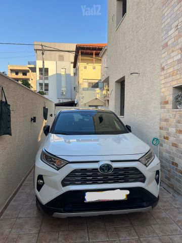 מודעת רכב טויוטה RAV4