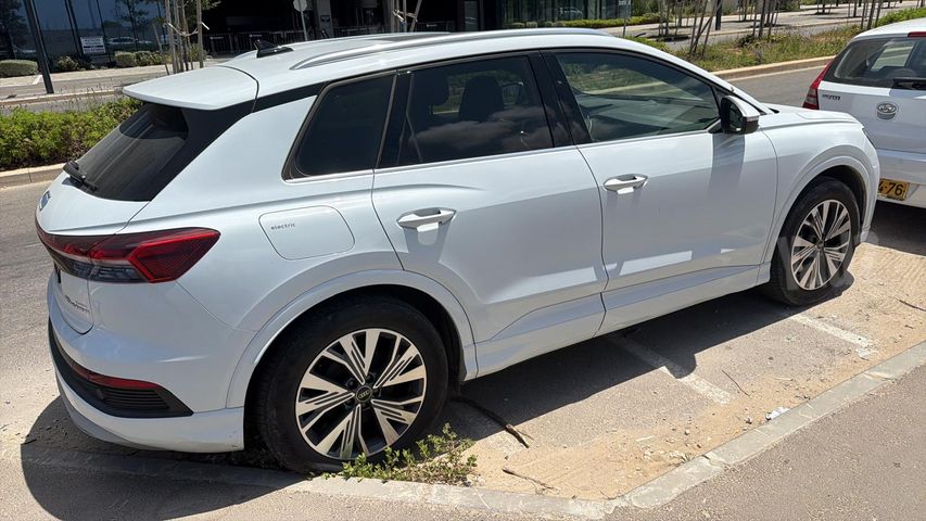אאודי Q4 e-tron