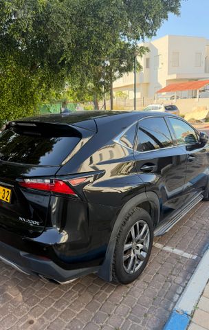 מודעת רכב לקסוס NX