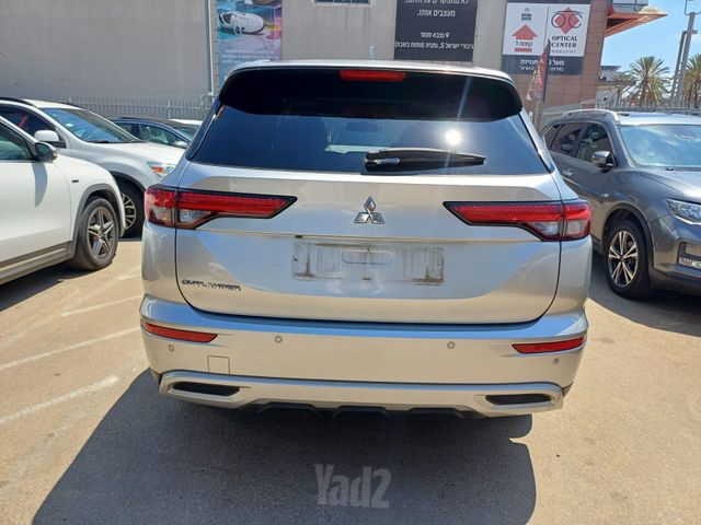 מיצובישי אאוטלנדר
