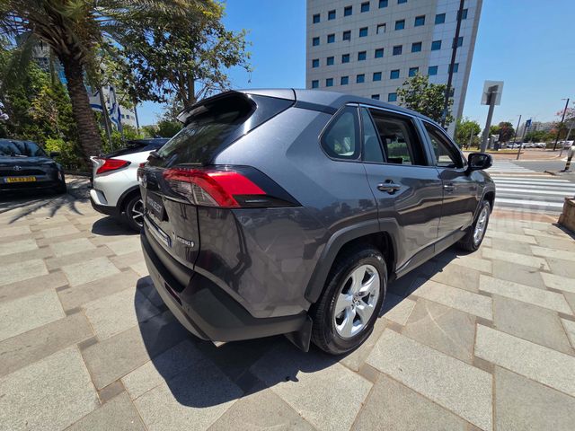 טויוטה RAV4