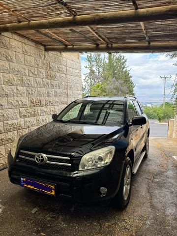 טויוטה RAV4