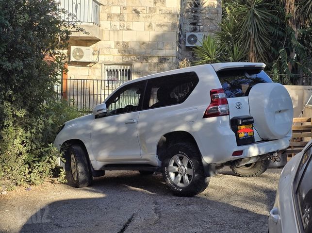 טויוטה לנד קרוזר