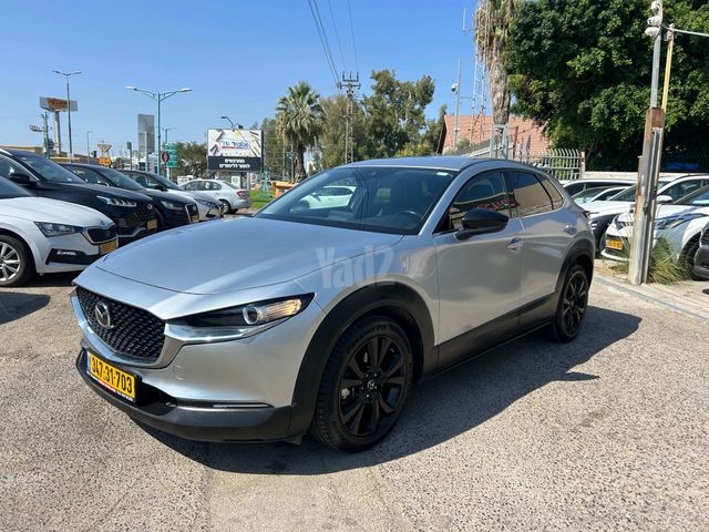 מודעת רכב מאזדה CX-30
