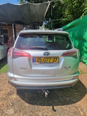 טויוטה RAV4