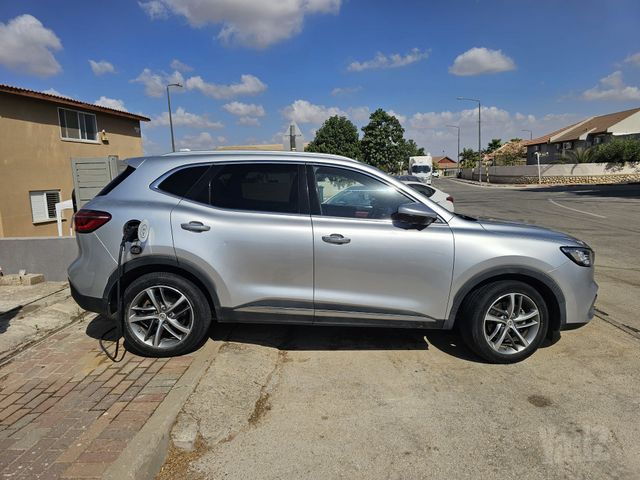 אם ג'י EHS PHEV