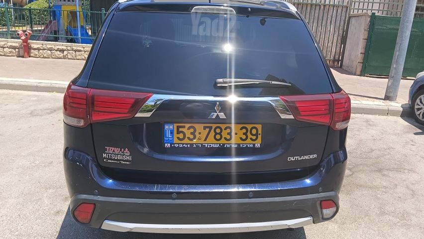 מיצובישי אאוטלנדר