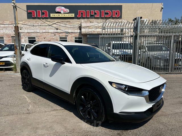 מודעת רכב מאזדה CX-30