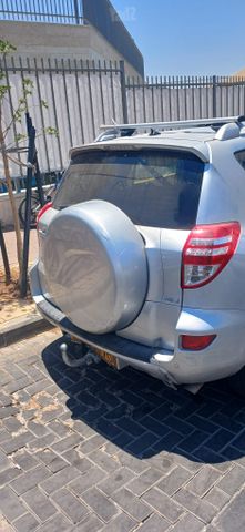מודעת רכב טויוטה RAV4